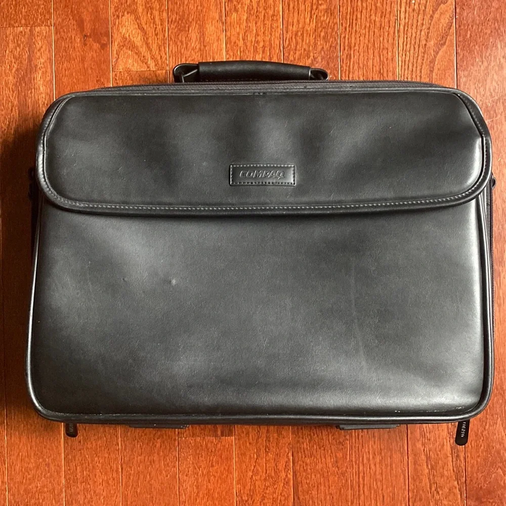 Black Leather Compaq Laptop/Briefcase Bag with Shoulder Strap